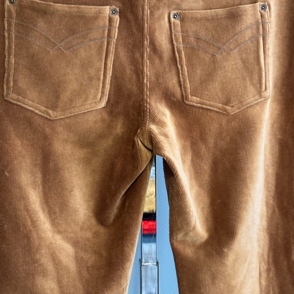 NWT HUE Women M Corduroy Knit Leggings Low Rise Back Pockets Caramel - Picture 6 of 6